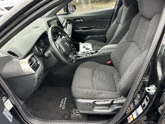 Toyota C-HR Gereserveerd 1.8 Full Hybrid 148pk aut Energy - 42dkm nap - navi - camera - keyless entry + start - front + line assist picture 50