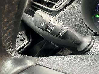 Toyota C-HR Gereserveerd 1.8 Full Hybrid 148pk aut Energy - 42dkm nap - navi - camera - keyless entry + start - front + line assist picture 34