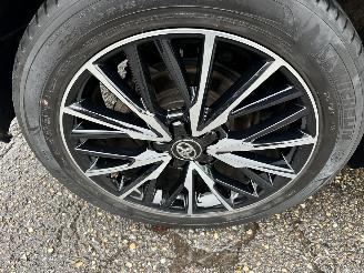 Toyota C-HR Gereserveerd 1.8 Full Hybrid 148pk aut Energy - 42dkm nap - navi - camera - keyless entry + start - front + line assist picture 106