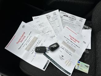 Toyota C-HR Gereserveerd 1.8 Full Hybrid 148pk aut Energy - 42dkm nap - navi - camera - keyless entry + start - front + line assist picture 15