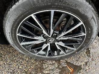 Toyota C-HR Gereserveerd 1.8 Full Hybrid 148pk aut Energy - 42dkm nap - navi - camera - keyless entry + start - front + line assist picture 104