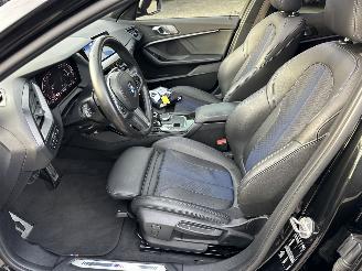 BMW 1-serie Gereserveerd 118D 2.0 150pk 8-traps aut + f1 M-Sport - pano - front + line + side + park assist - sfeerverl - keyless - virtual picture 43