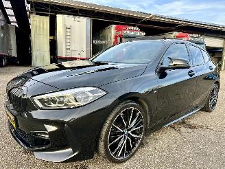 BMW 1-serie Gereserveerd 118D 2.0 150pk 8-traps aut + f1 M-Sport - pano - front + line + side + park assist - sfeerverl - keyless - virtual picture 2
