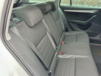 Skoda Octavia 1.0 TSI 116pk 6-bak Greentech Bus Edition Plus - xenon - virtual - camera - pdc - carplay - clima - cruise picture 71