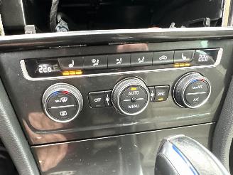 Volkswagen e-Golf 136pk aut Highline 5drs - nap - virtual - keyless - leer - stoelverw - sfeerverl - camera - pdc v+a picture 24