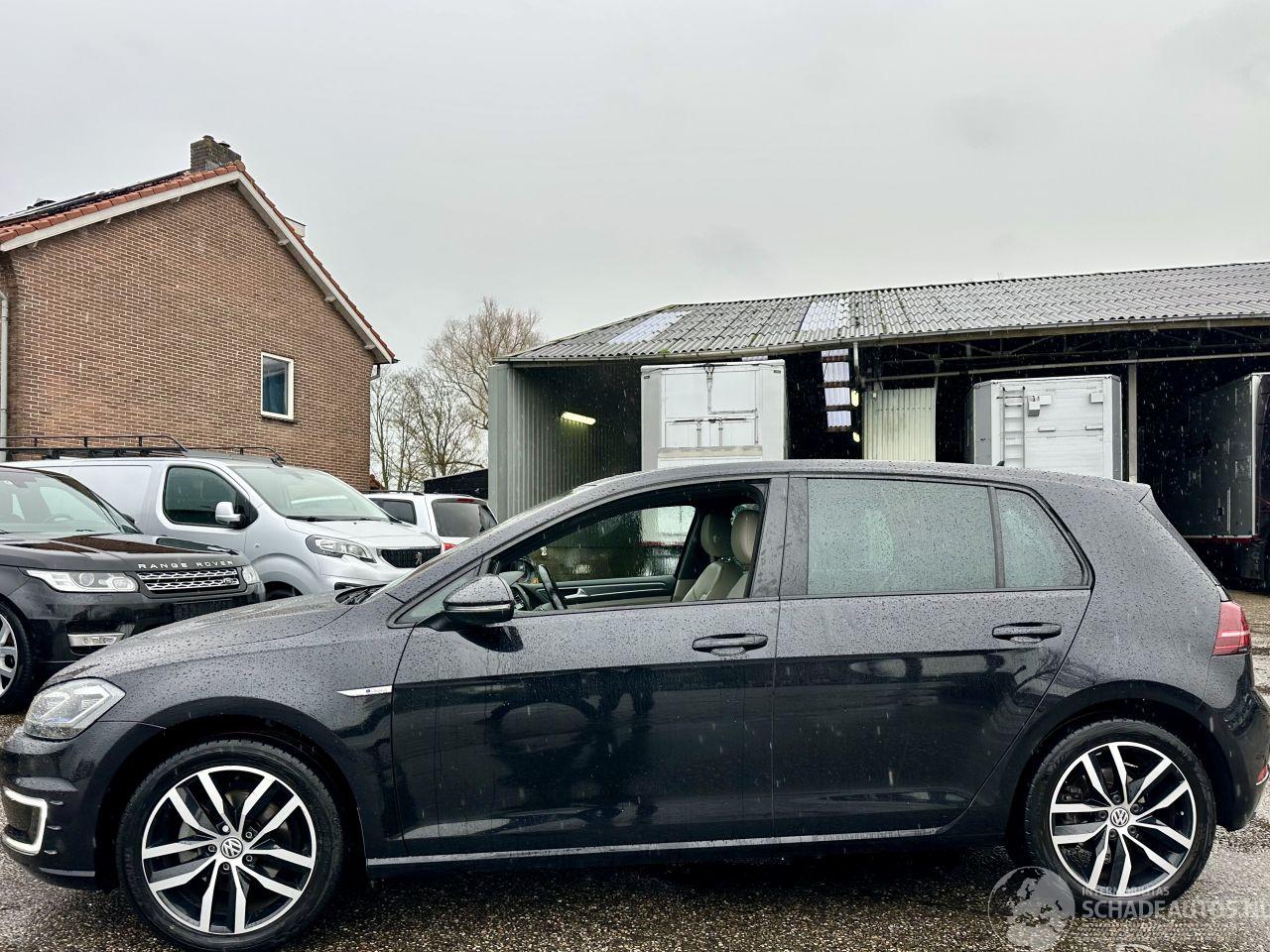 Volkswagen e-Golf 136pk aut Highline 5drs - nap - virtual - keyless - leer - stoelverw - sfeerverl - camera - pdc v+a