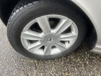 Lancia Ypsilon 1.2-16V 80pk Argento - nap - airco - cruise contr - lmv - nieuw apk 10-11-2026 - elektr ramen picture 45