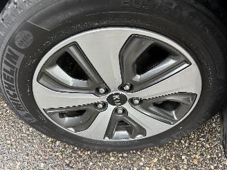 Kia Niro 1.6 GDi Hybrid ExecutiveLine - 77dkm nap - navi - camera - trekh - pdc - half leer - line assist picture 72