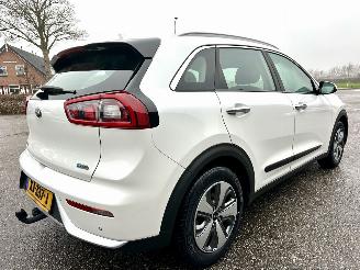 Kia Niro 1.6 GDi Hybrid ExecutiveLine - 77dkm nap - navi - camera - trekh - pdc - half leer - line assist picture 5