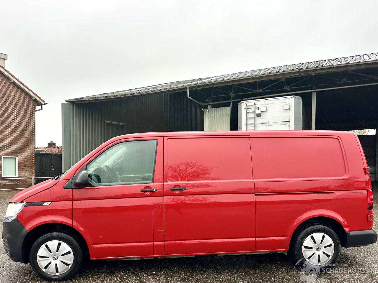Volkswagen Transporter 2.0 TDI 150pk 6-bak Lang 3pers - 2x schuifdeur - nap - camera - navi - airco - cruise - pdc - trekh - facelift