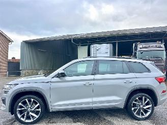 Voiture accidenté Skoda Kodiaq 1.5 TSI 150pk 7-traps aut Sportline Bus - nap - nardo grey - 2022/1