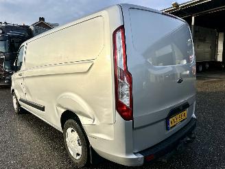Ford Transit Custom 300 2.0 TDCI 105pk 6-bak L2/H1 euro.6 Trend 3pers - nap - navi - cam - pdc v+a - trekh - airco - cruise picture 5