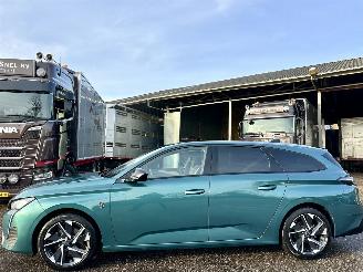 damaged passenger cars Peugeot 308 1.2 Turbo 131pk 6-bak Allure Pack Bus - 58dkm nap - 2023/1