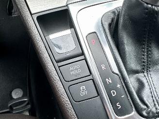 Volkswagen Passat 1.4 TSI 122pk dsg aut + f1 Highline - nap - dvd in hoofdsteunen - navi - clima - cruise - leer + stoelverw picture 36