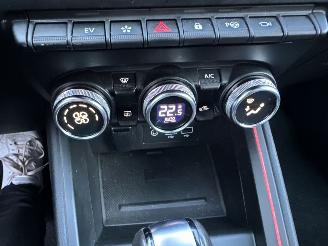 Renault Clio gereserveerd 1.6 E-Tech Hybrid 8-traps aut 140 Intens - nap - 360cam - keyless - navi - front + line + side + park assist - virtual picture 31