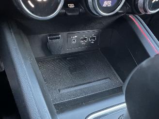 Renault Clio gereserveerd 1.6 E-Tech Hybrid 8-traps aut 140 Intens - nap - 360cam - keyless - navi - front + line + side + park assist - virtual picture 32