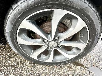 Nissan Micra gereserveerd 1.2i 80pk Connect Edition 5drs - navi - clima - cruise - pdc v+a - licht + regensensor - gebruikerssporen picture 56