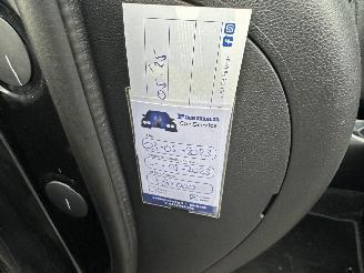 Nissan Micra gereserveerd 1.2i 80pk Connect Edition 5drs - navi - clima - cruise - pdc v+a - licht + regensensor - gebruikerssporen picture 33