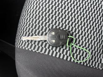 Nissan Micra gereserveerd 1.2i 80pk Connect Edition 5drs - navi - clima - cruise - pdc v+a - licht + regensensor - gebruikerssporen picture 25