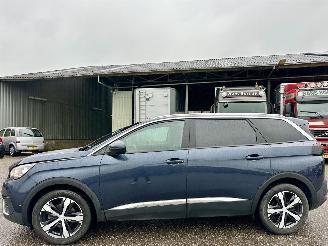 Schadeauto Peugeot 5008 1.2 PureTech Crossway 2019/6