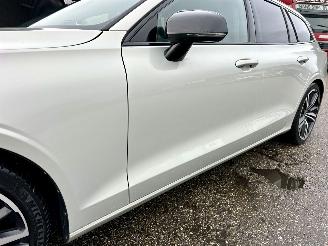 Volvo V-60 2.0 B4 Hybrid 8-traps aut R-Design - nap - virtual - leer - stuur + stoelverw - trekh - front + line + side assist picture 105