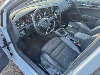 Volkswagen Golf 1.2 TSI 105pk 6-bak Highl 5drs - pano - nap - xenon - massage - navi - stoelverw - half leer - bearlock picture 15