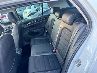 Volkswagen Golf 1.2 TSI 105pk 6-bak Highl 5drs - pano - nap - xenon - massage - navi - stoelverw - half leer - bearlock picture 29