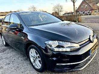 Volkswagen Golf 1.5 TSI 131pk 7-Traps aut + f1 comf bns 5drs - carplay - front assist - acc - pdc v+a - inkl trekh - privacy glass picture 3