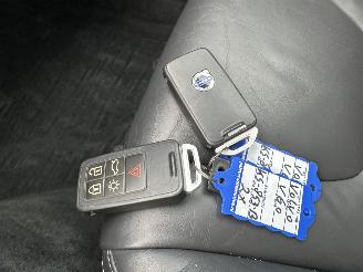 Volvo V-60 2.4 D5 Hybrid aut AWD R-Design - schuifdak - leer - nav - cam - front + line + side assist - harman/kardon picture 32