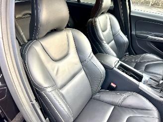 Volvo V-60 2.4 D5 Hybrid aut AWD R-Design - schuifdak - leer - nav - cam - front + line + side assist - harman/kardon picture 40