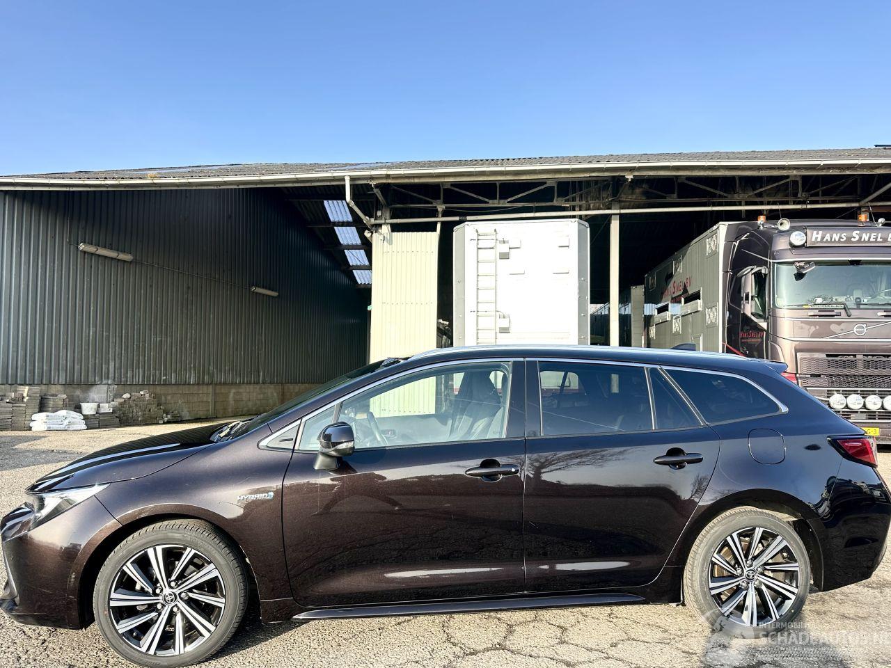 Toyota Corolla Touring sports 1.8 Hybrid aut Dynamic - nap - keyless - navi - cam - trekh - front + line assist - pdc v+a