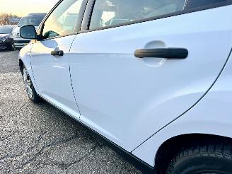 Ford Focus 1.0T Ecoboost 101pk Edition 5drs - 64dkm - airco - 51.360km distr.riem + waterpomp vernieuwd in 5/2025 picture 74