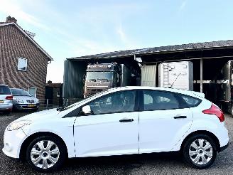 uszkodzony samochody osobowe Ford Focus 1.0 Ecoboost 101pk Edition 5drs - 64dkm - airco - 51.360km distr.riem + waterpomp vernieuwd in 5/2025 2014/8