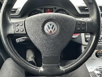 Volkswagen Passat 2.0 FSI 150pk 6-Traps automaat Comf Bus - nap - clima - cruise - navi - pdc v+a - licht + regensensor picture 30