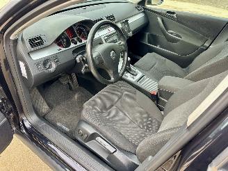 Volkswagen Passat 2.0 FSI 150pk 6-Traps automaat Comf Bus - nap - clima - cruise - navi - pdc v+a - licht + regensensor picture 17