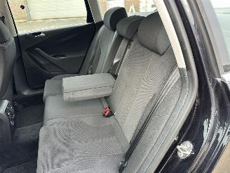 Volkswagen Passat 2.0 FSI 150pk 6-Traps automaat Comf Bus - nap - clima - cruise - navi - pdc v+a - licht + regensensor picture 22