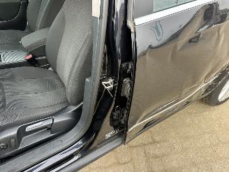 Volkswagen Passat 2.0 FSI 150pk 6-Traps automaat Comf Bus - nap - clima - cruise - navi - pdc v+a - licht + regensensor picture 15