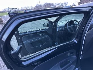 Volkswagen Up! 1.0i 65pk BMT 5drs - nap - clima - camera - cruise - pdc - licht + regensensor - line assist picture 42