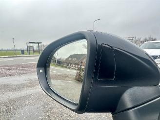 Volkswagen Passat 2.0 Bi-TDI 4Motion 239pk aut R-Line - pano - 360cam - leer - virtual - keyless - front + line + side assist picture 40