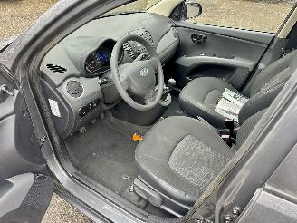 Hyundai I-10 1.1 i-Drive 69pk Cool 5drs - 62dkm nap - airco - elektr ramen - facelift - aux - usb - radio cd - rijdbaar picture 12