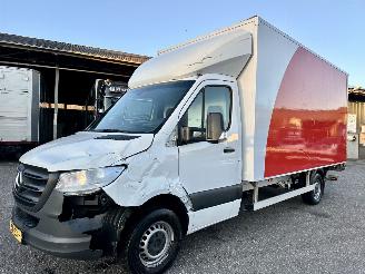 Mercedes Sprinter 315 2.0 CDI 150pk aut + f1 L3 bakwagen + hollandia laadklep elektr - nap - clima - camera - licht + regensensor picture 2