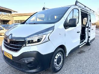 Renault Trafic 2.0 dCi 120pk 6-bak L2/H1 Comf euro.6 - 1e eig - nap - 2x schuifdeur - navi - airco - cruise - pdc - trekh picture 3