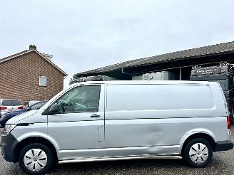  Volkswagen Transporter 2.0 TDI 110pk L2/H1 Highline - nap - facelift - navi - airco - cruise - elektr pakket - trekh - pdc - CarPlay 2022/11