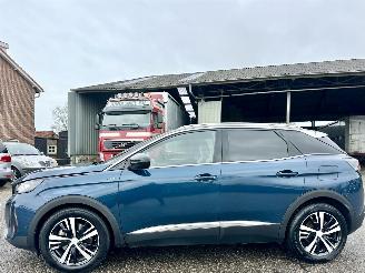 Damaged car Peugeot 3008 1.6 Hybrid 225 aut + f1 GT-Line 2021/9