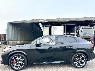 uszkodzony samochody osobowe BMW iX2 eDrive20 67kWh 204pk aut M-Sport - nap - pano - 1e eig - 20 inch - harman/kardon - widescreen 2024/5