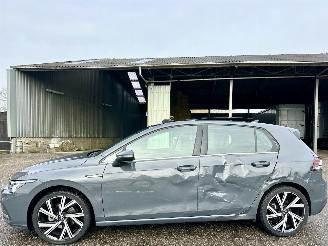 skadebil auto Volkswagen Golf 1.5 eTSI 162pk aut + f1 Style - nap - pano - virtual - massage - front + line + side assist - full led 2021/3