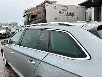 Skoda Superb 2.0 TDI 150pk 6-bak euro.6 Style Bus - nap - navi - camera - front + side + park assist - keyless entry + start picture 95