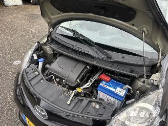 Toyota Aygo 1.0 VVT-i 68pk aut + f1 Aspiration - nap - airco - facelift - led - bleutooth - elektr ramen - slechts 75dkm picture 47