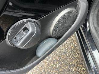 Toyota Aygo 1.0 VVT-i 68pk aut + f1 Aspiration - nap - airco - facelift - led - bleutooth - elektr ramen - slechts 75dkm picture 24