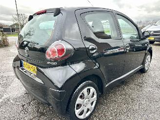 Toyota Aygo 1.0 VVT-i 68pk aut + f1 Aspiration - nap - airco - facelift - led - bleutooth - elektr ramen - slechts 75dkm picture 5